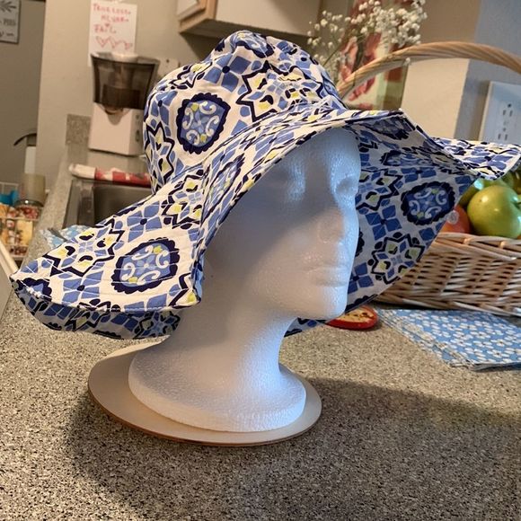 NWT Gymboree blue white yellow floral Girls 5-7 hat with neon green accent♥️ - Picture 1 of 11